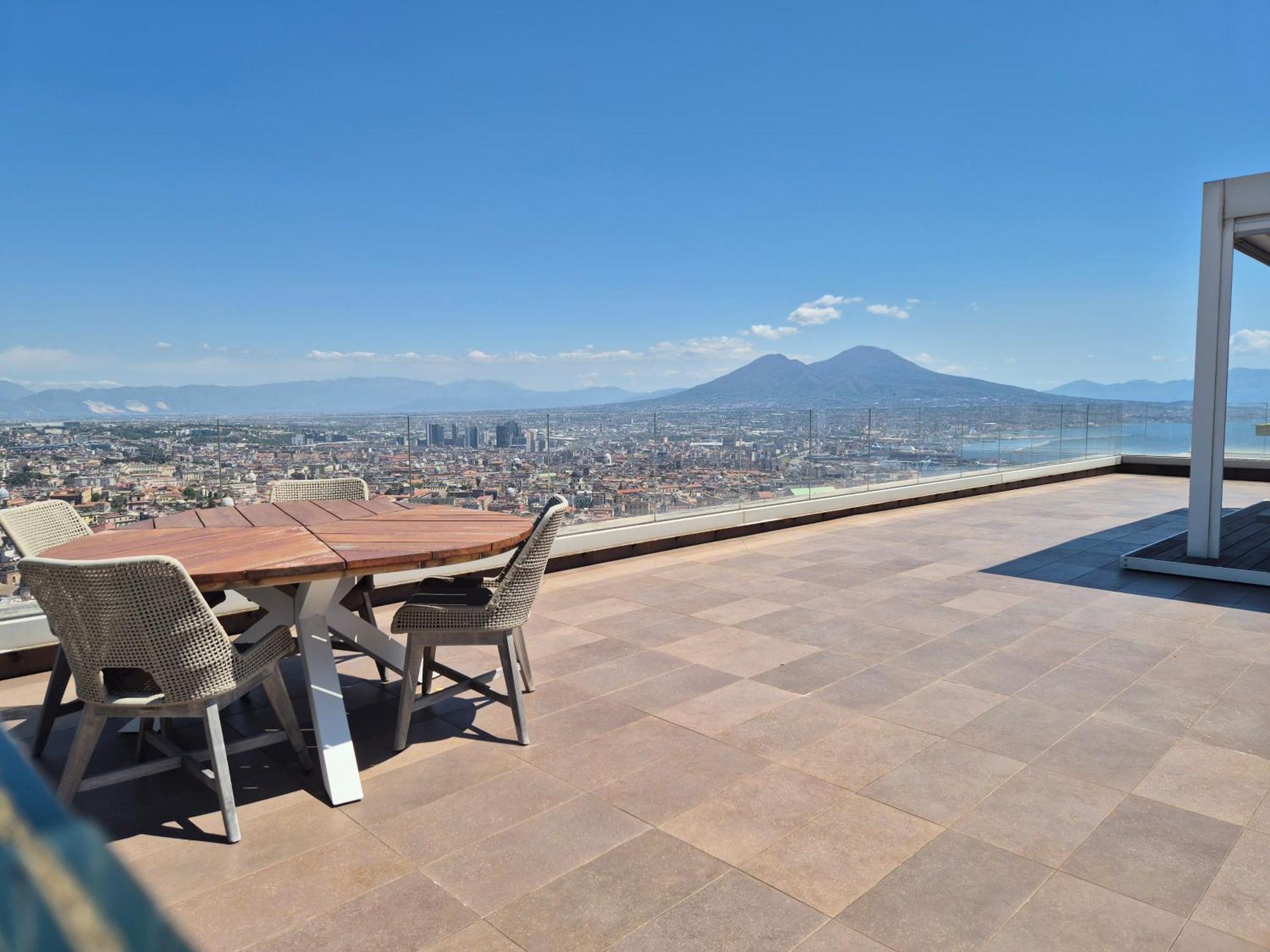 Terrazza Manu - Loft Suspended Over The City-Vomero 那不勒斯 外观 照片